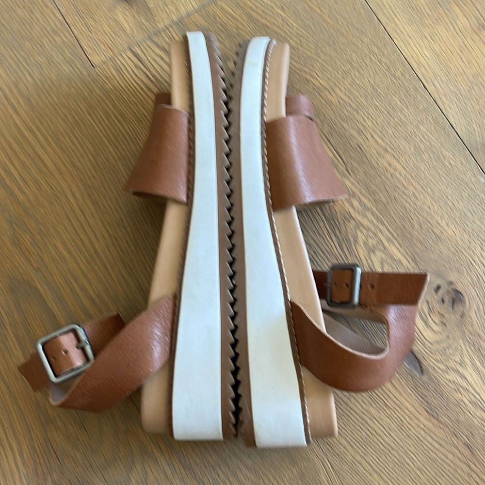 Lucky Brand ankle wrap wedge leather sandal. 8M - Picture 5 of 6